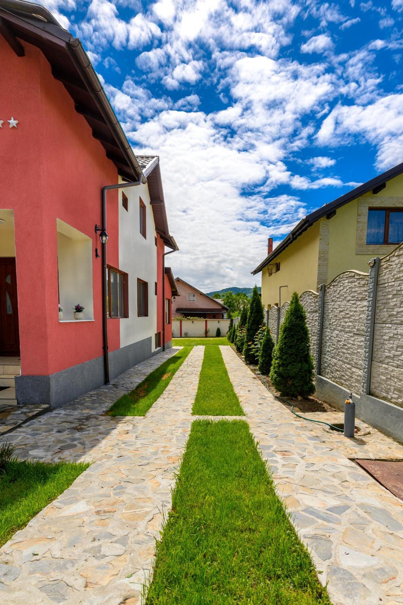 Casa Alex Calimanesti 호텔 외부 사진
