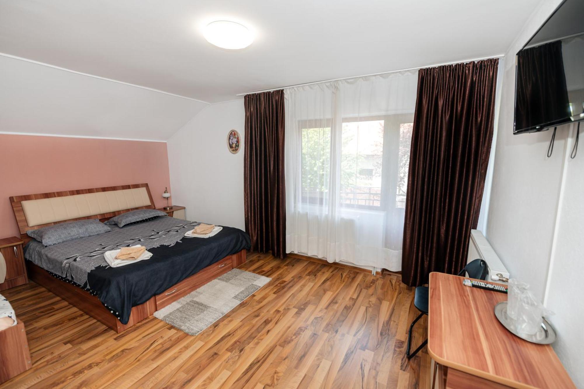 Casa Alex Calimanesti 호텔 외부 사진
