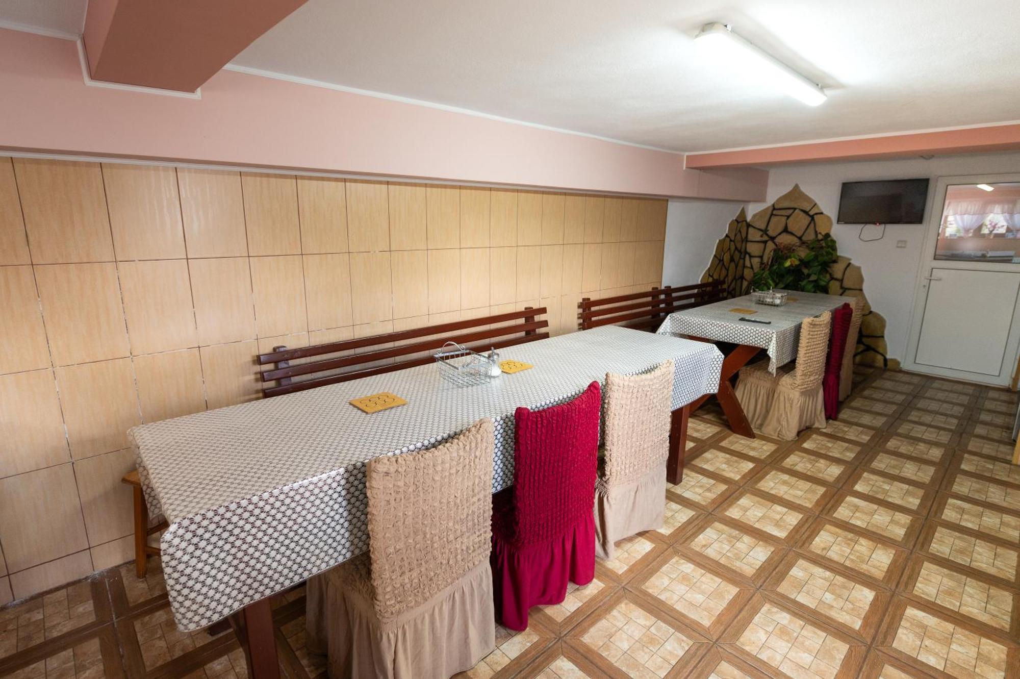 Casa Alex Calimanesti 호텔 외부 사진
