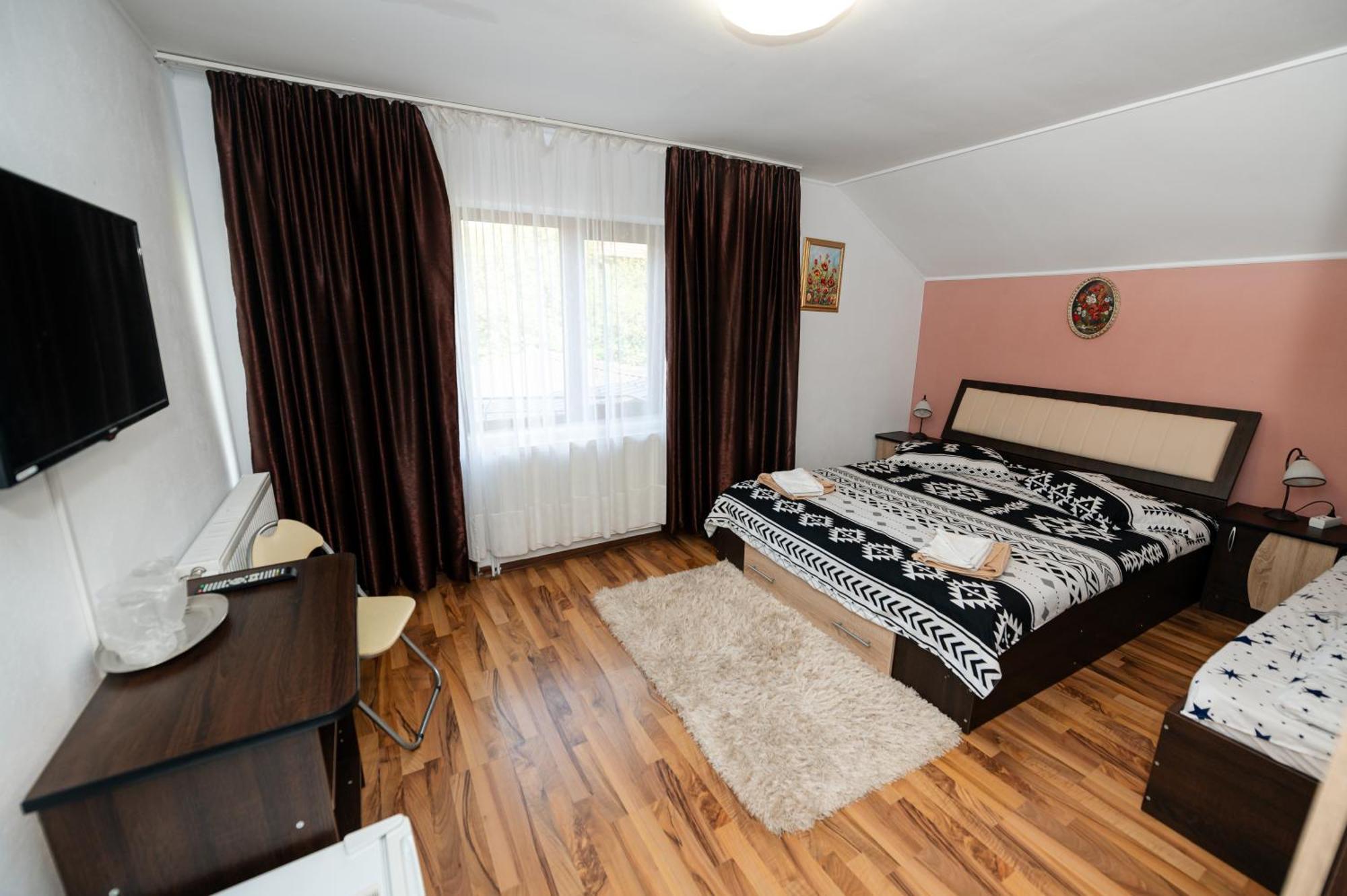 Casa Alex Calimanesti 호텔 외부 사진