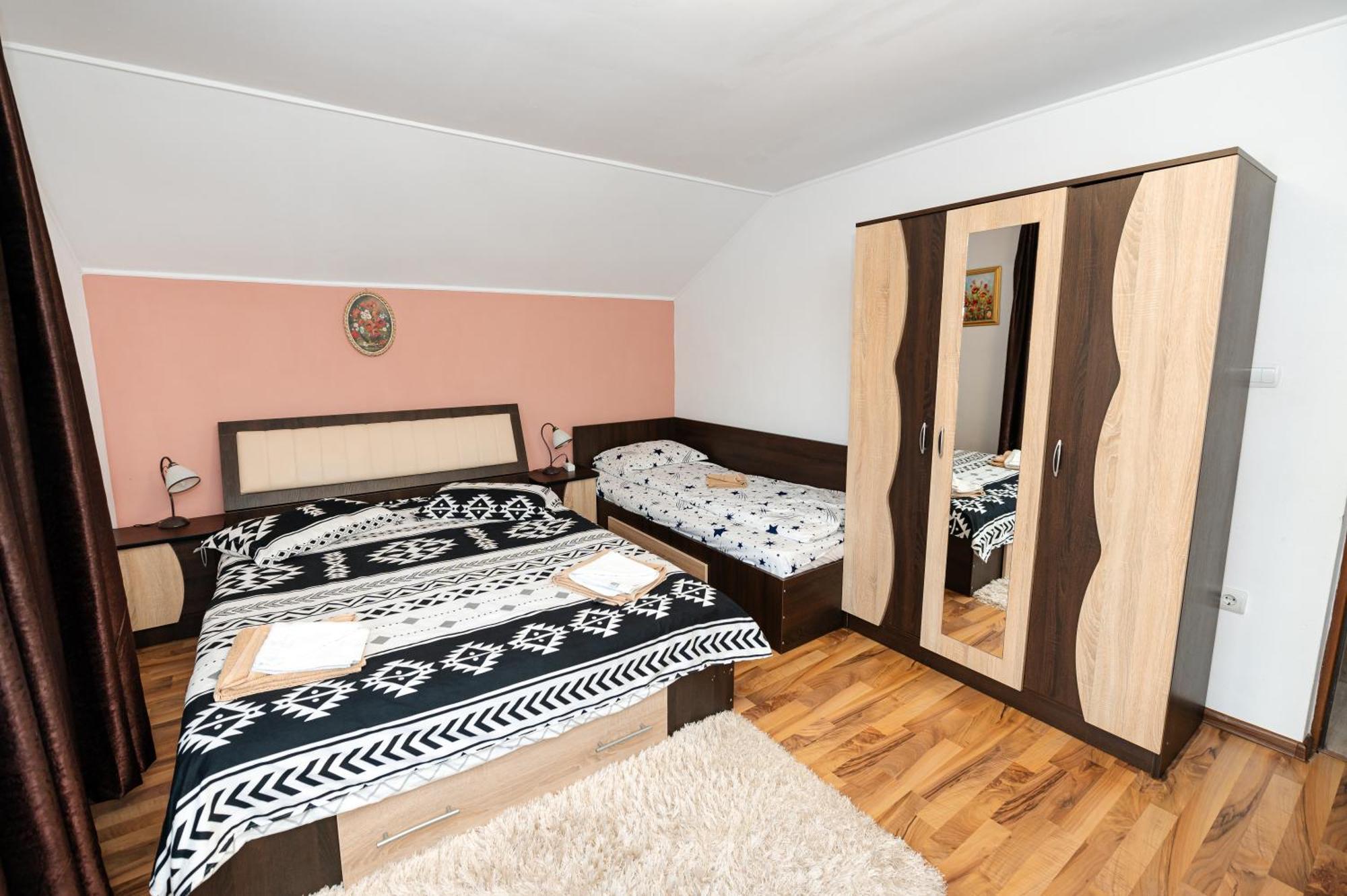 Casa Alex Calimanesti 호텔 외부 사진